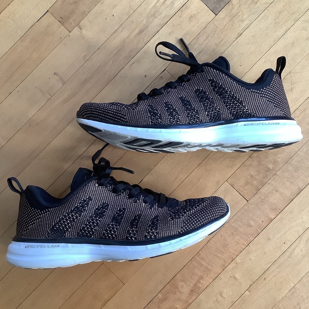 APL TechLoom Pro Sneakers